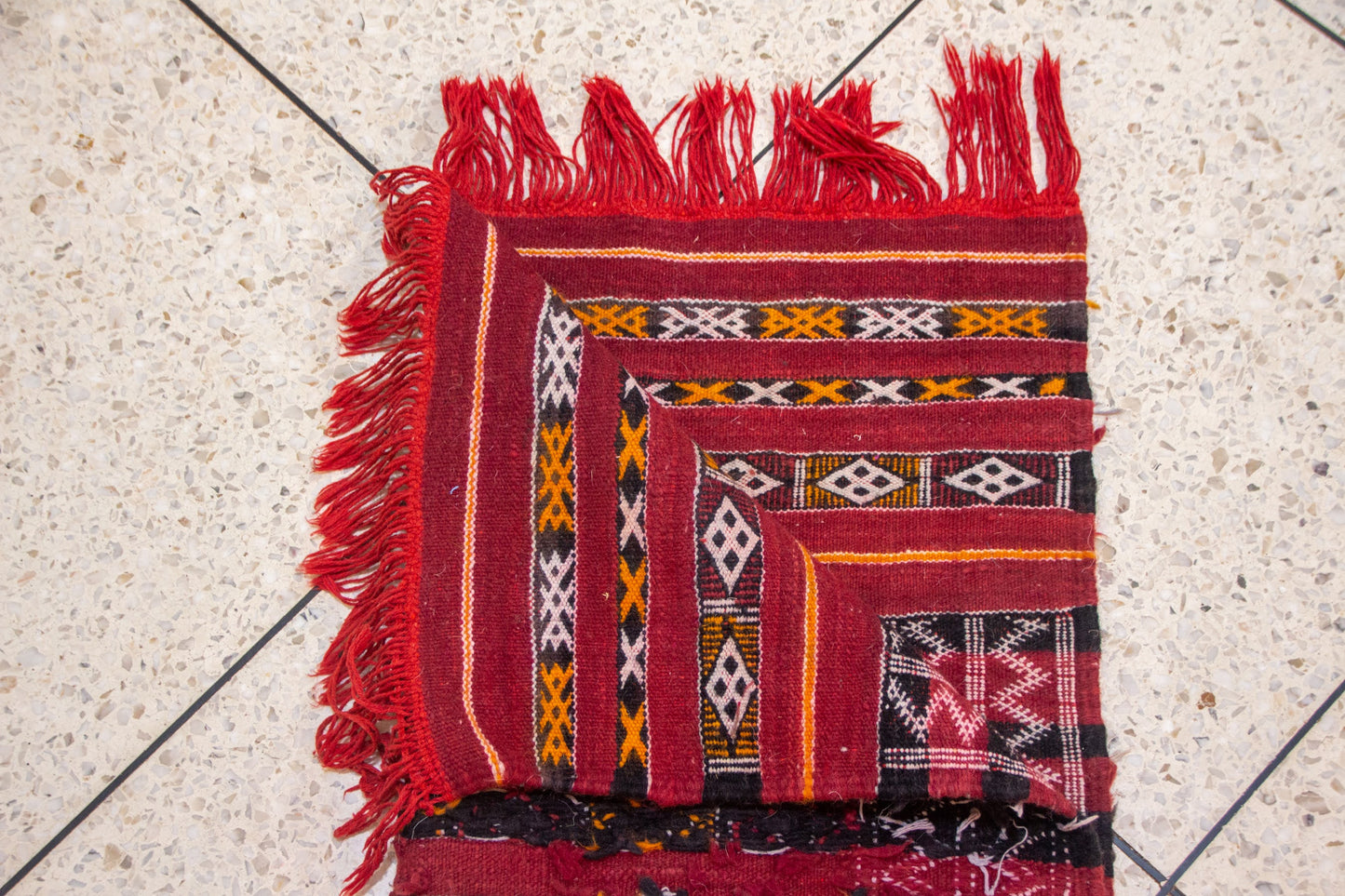 Zemmour Runner – Crimson Ancestry in Handwoven Wool