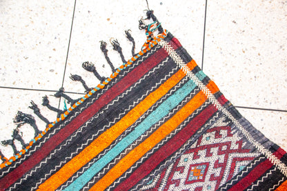 Beni Mguild Henbel Kilim — Crossed Lozenge Bands