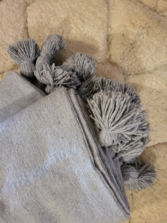 Safi Loom Set — Fog Grey with Charcoal Tassels