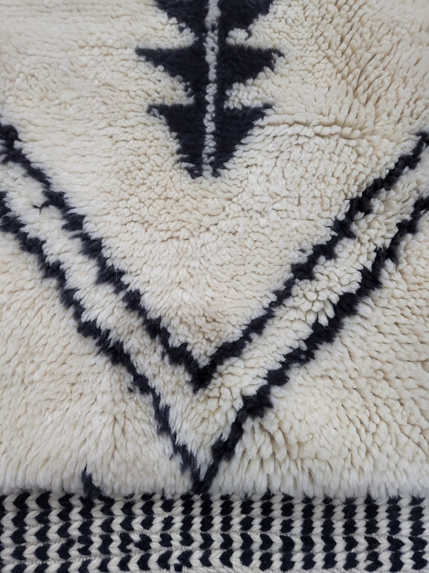 Beni Ourain Double Lozenge — Thorn Glyph