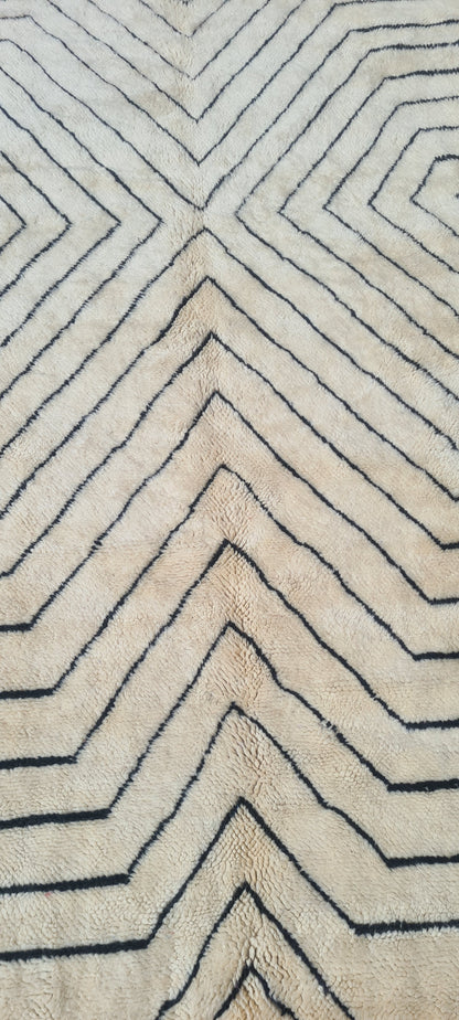 Beni Ourain Chevron Horizon — Monochrome Linear Field