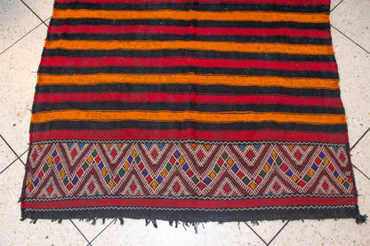 Crimson Geometry – Aït Zayane Vintage Masterpiece