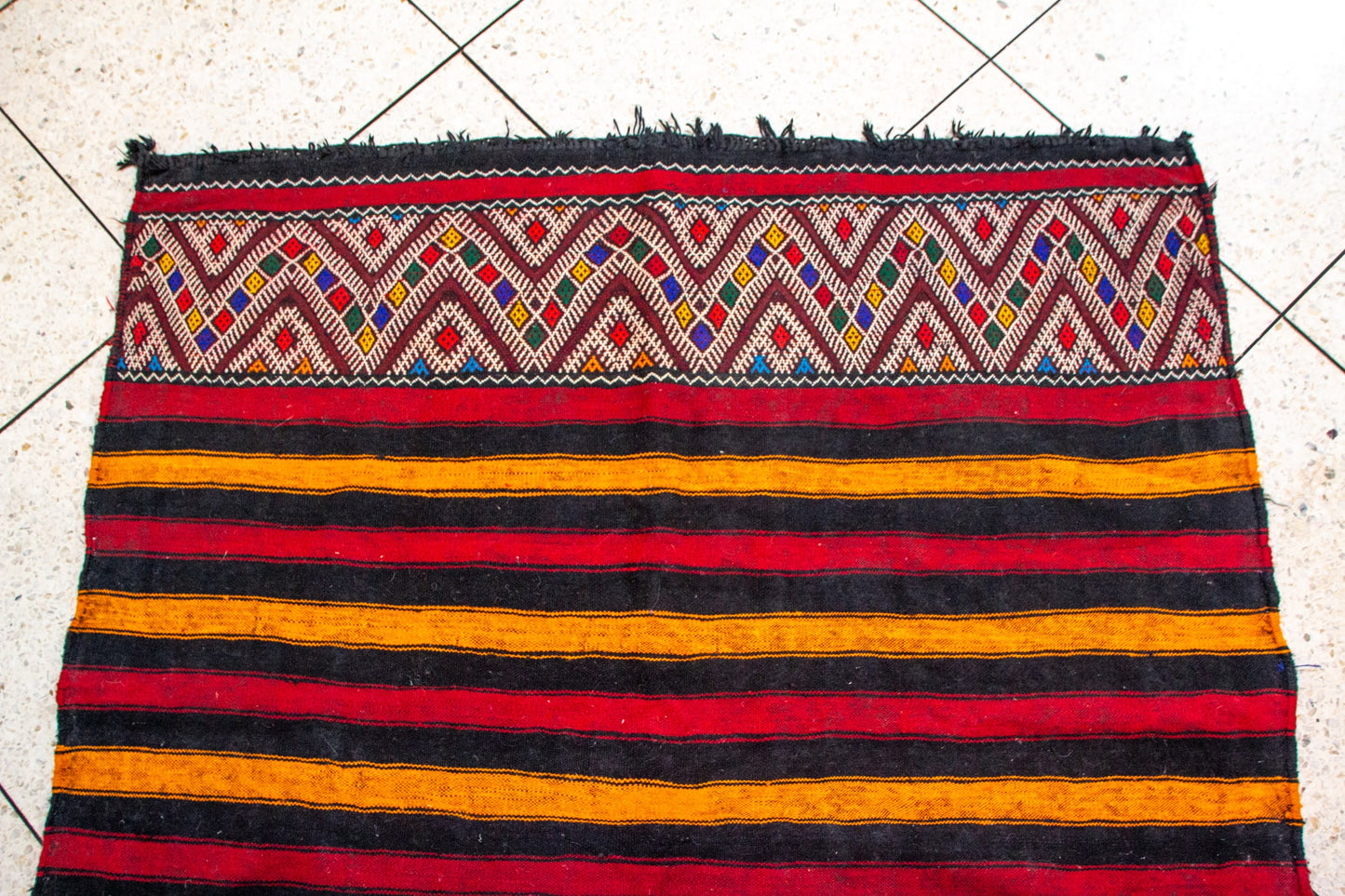Crimson Geometry – Aït Zayane Vintage Masterpiece