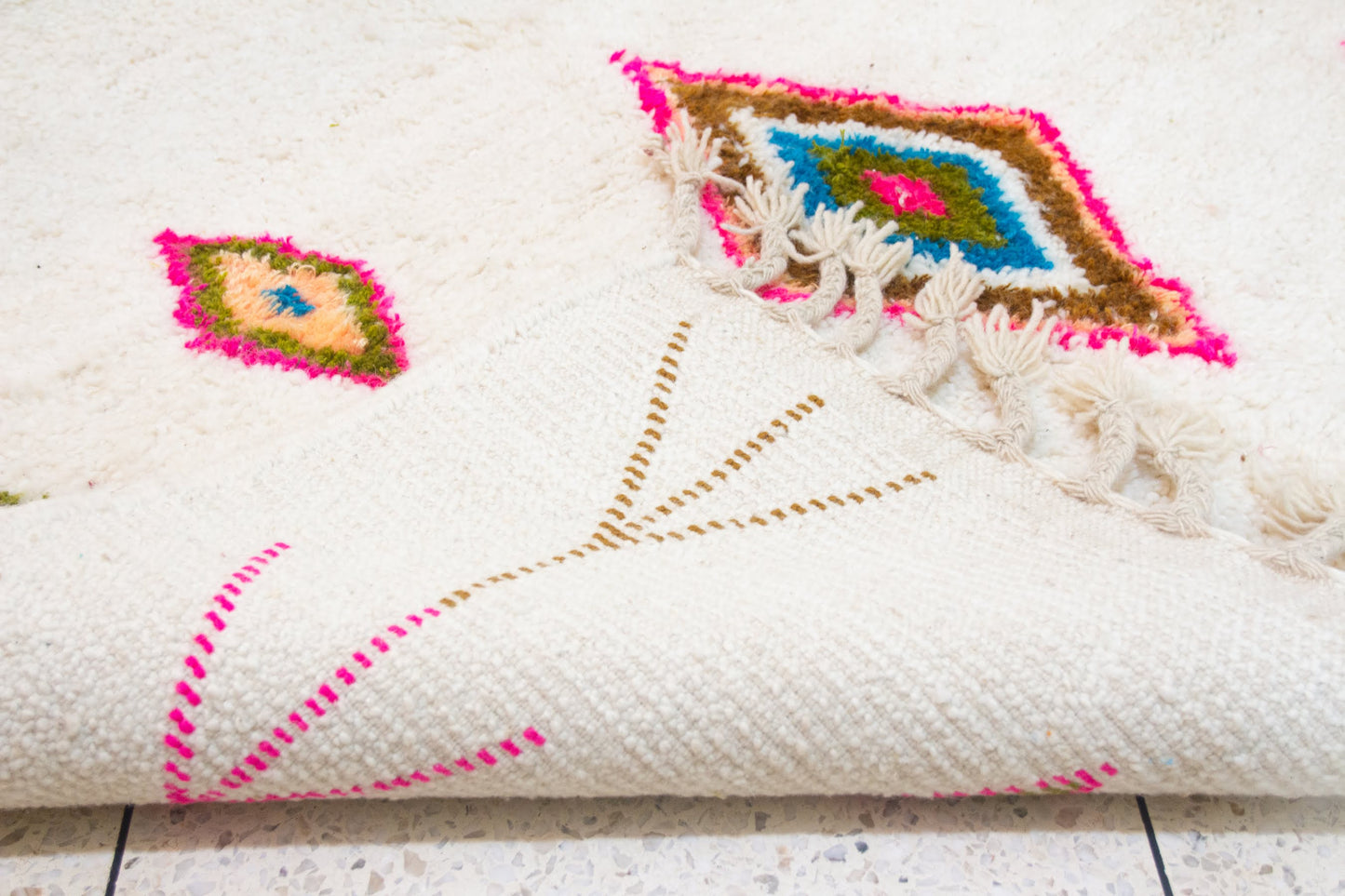 Azilal Pile Rug — Ivory Field with Neon Lozenge Axis & Branch Glyphs