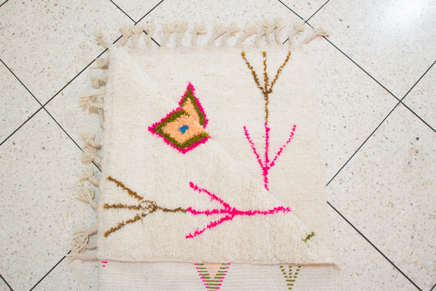 Azilal Pile Rug — Ivory Field with Neon Lozenge Axis & Branch Glyphs