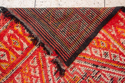 Aït Zayane Crimson Lattice — Nested Diamond Medallions with Guard Borders
