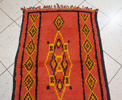 Boujaad Saffron Spine Runner — Coral Field with Diamond Guard Chains