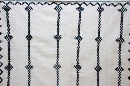 Timehdit Henbel Star-Linked Columns — Ivory Wool with Zigzag Border