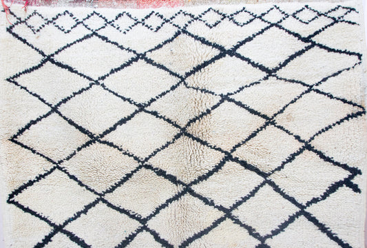 Beni Ourain Diamond Cascade — Ivory Wool Runner with Multicolor Fringe
