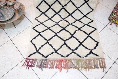 Beni Ourain Diamond Cascade — Ivory Wool Runner with Multicolor Fringe