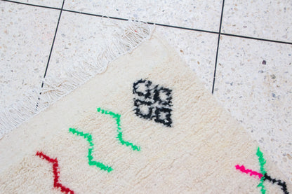 Azilal Glyphic Field — Chromatic Motifs on Ivory Wool