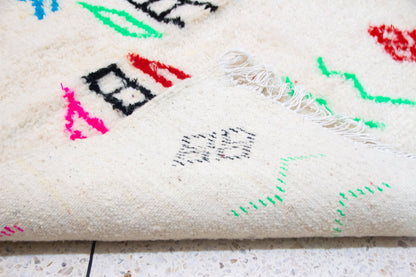 Azilal Glyphic Field — Chromatic Motifs on Ivory Wool