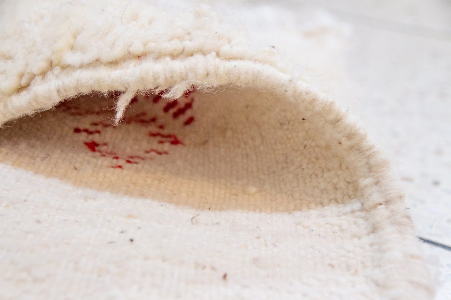Azilal Glyphic Field — Chromatic Motifs on Ivory Wool