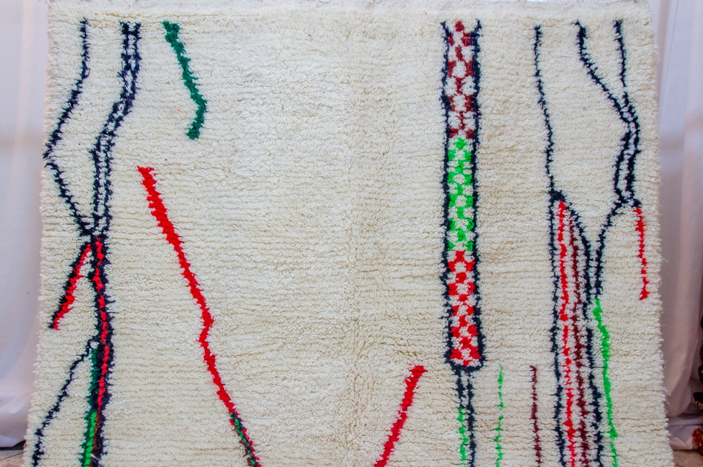 Azilal Pile Rug — Ivory Ground with Vertical Cascade Linework