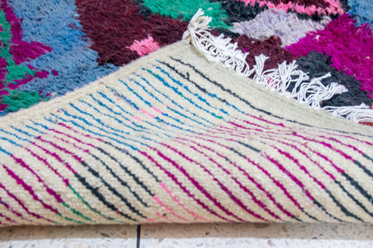 Tapis à poils Boujaad — Chevrons prismatiques avec médaillon central en losange 