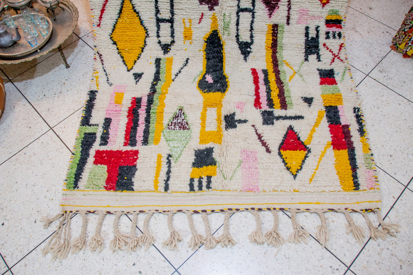 Azilal Pile Rug — Ivory Ground with Totemic Columns & Chevron Crowns