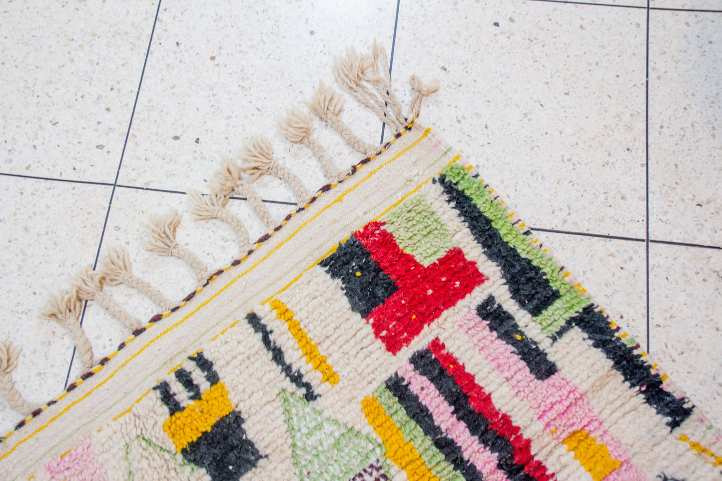 Azilal Pile Rug — Ivory Ground with Totemic Columns & Chevron Crowns