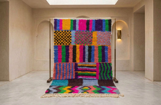 Tapis Boujaad Pile — Patchwork chromatique de rayures, de carreaux et de zigzags 