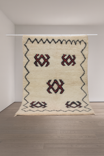 Azilal Zigzag Guard — Ivory Field with Red/Charcoal Lozenges
