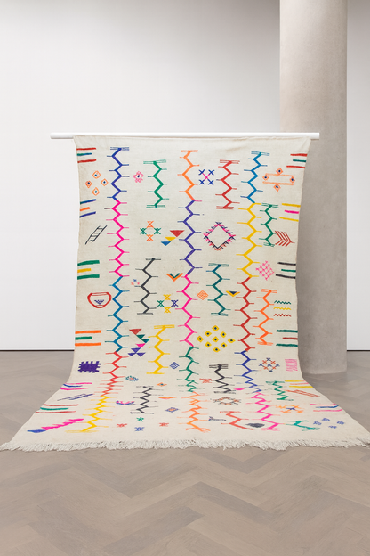 Boujaad–Zanafi Fusion Kilim — Ivory Wool with Multicolor Amazigh Glyphs