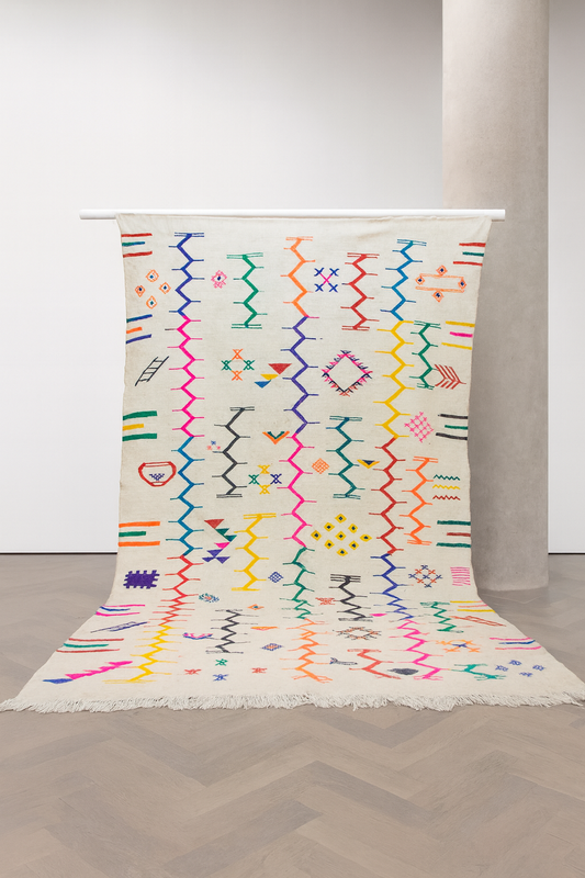 Boujaad–Zanafi Fusion Kilim — Ivory Wool with Multicolor Amazigh Glyphs
