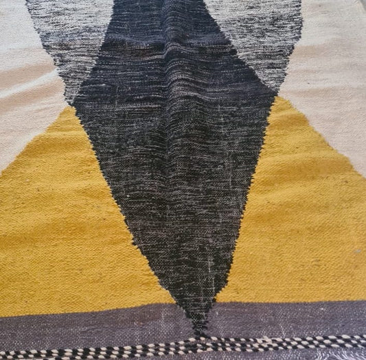 Zanafi Peak-Forms — Charcoal & Ochre