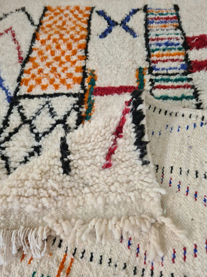 Azilal Storyboard — Chromatic Symbols in Hand-Knotted Wool