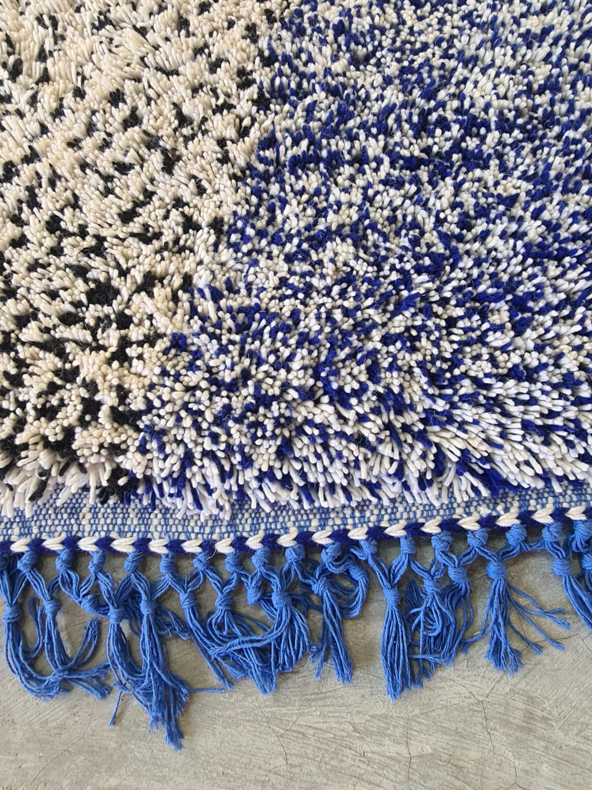 Atlantic Echoes – Beni Mrirt Rug in Oceanic Blues