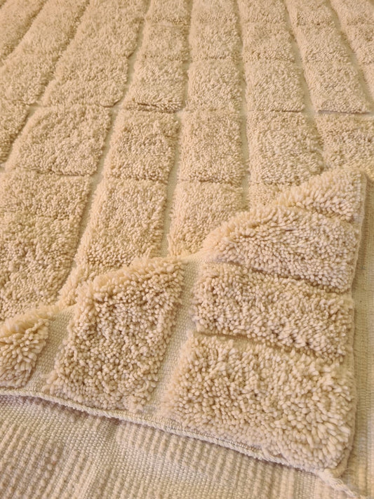 Ivory Echo – Fusion Weave from Aït Zyane & Beni Mrirt