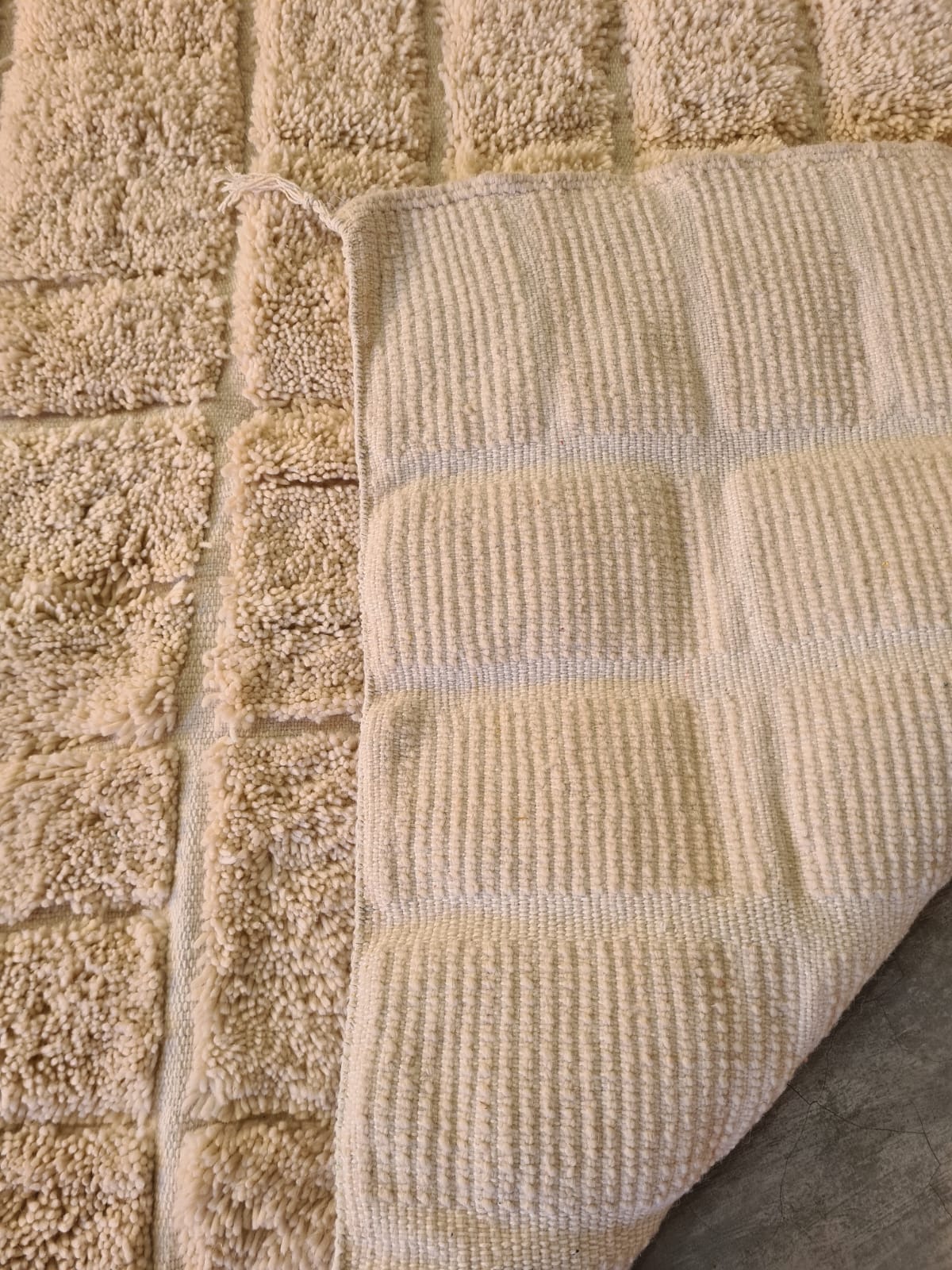 Ivory Echo – Fusion Weave from Aït Zyane & Beni Mrirt