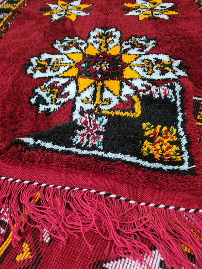Crimson Bloom – Aït Zyane Fusion Rug in Acrylic Wool