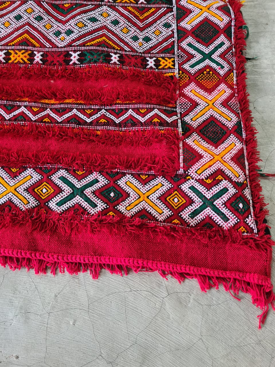 Red Heirloom – Vintage Amazigh Zigzag Hanbel from the Zayan Plateau
