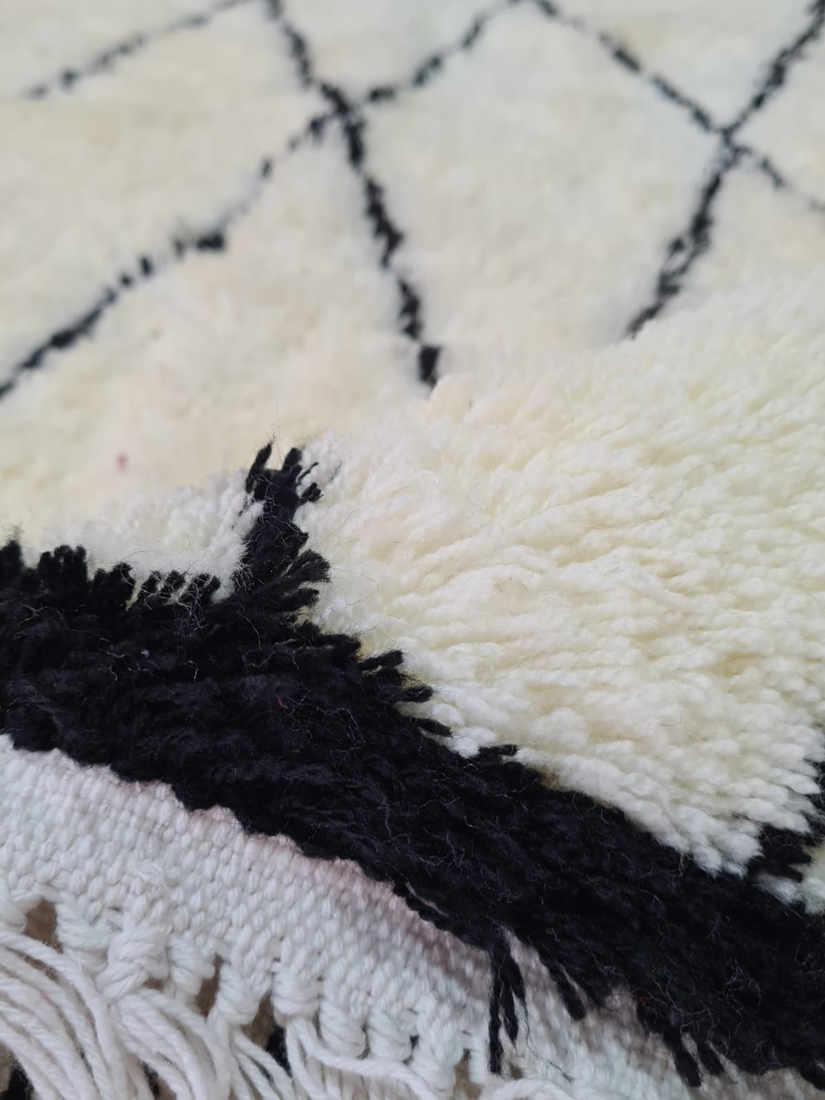 Silent Symmetry – Aït Zyayne Rug in Acrylic Weft