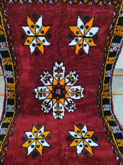 Crimson Bloom – Aït Zyane Fusion Rug in Acrylic Wool
