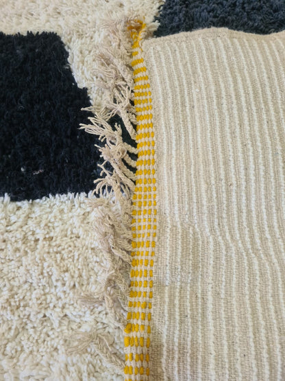 Still Life in Wool – Aït Zayne Interpretation of Floral Form