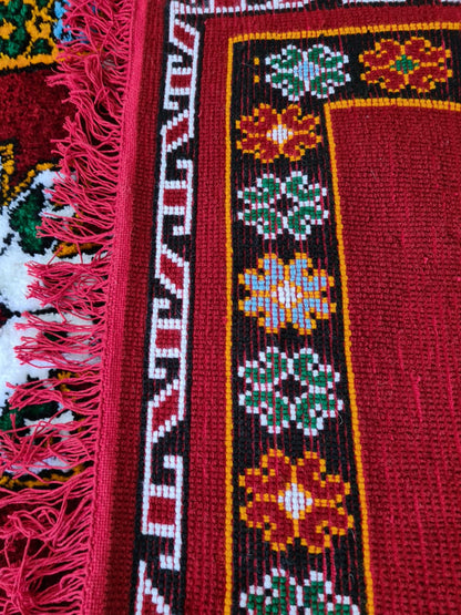 Red Emblem – A'arssa’s Ancestral Tableau in Acrylic Wool
