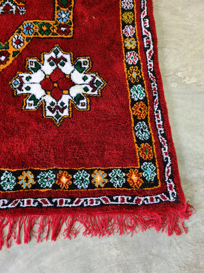 Red Emblem – A'arssa’s Ancestral Tableau in Acrylic Wool