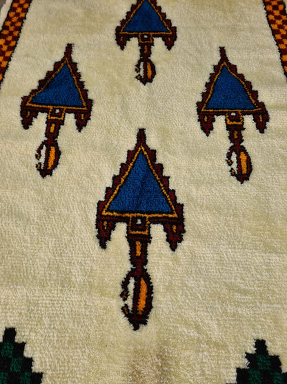 Seasonal Glyphs – Aït Zayne’s Acrylic Wool Tableau