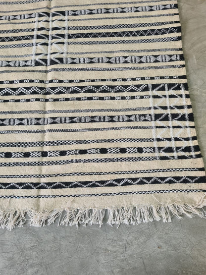 Desert Script – Zemmour Linework in Ivory & Midnight