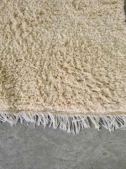 Ivory Silence – Beni Mrirt in Whispered Texture
