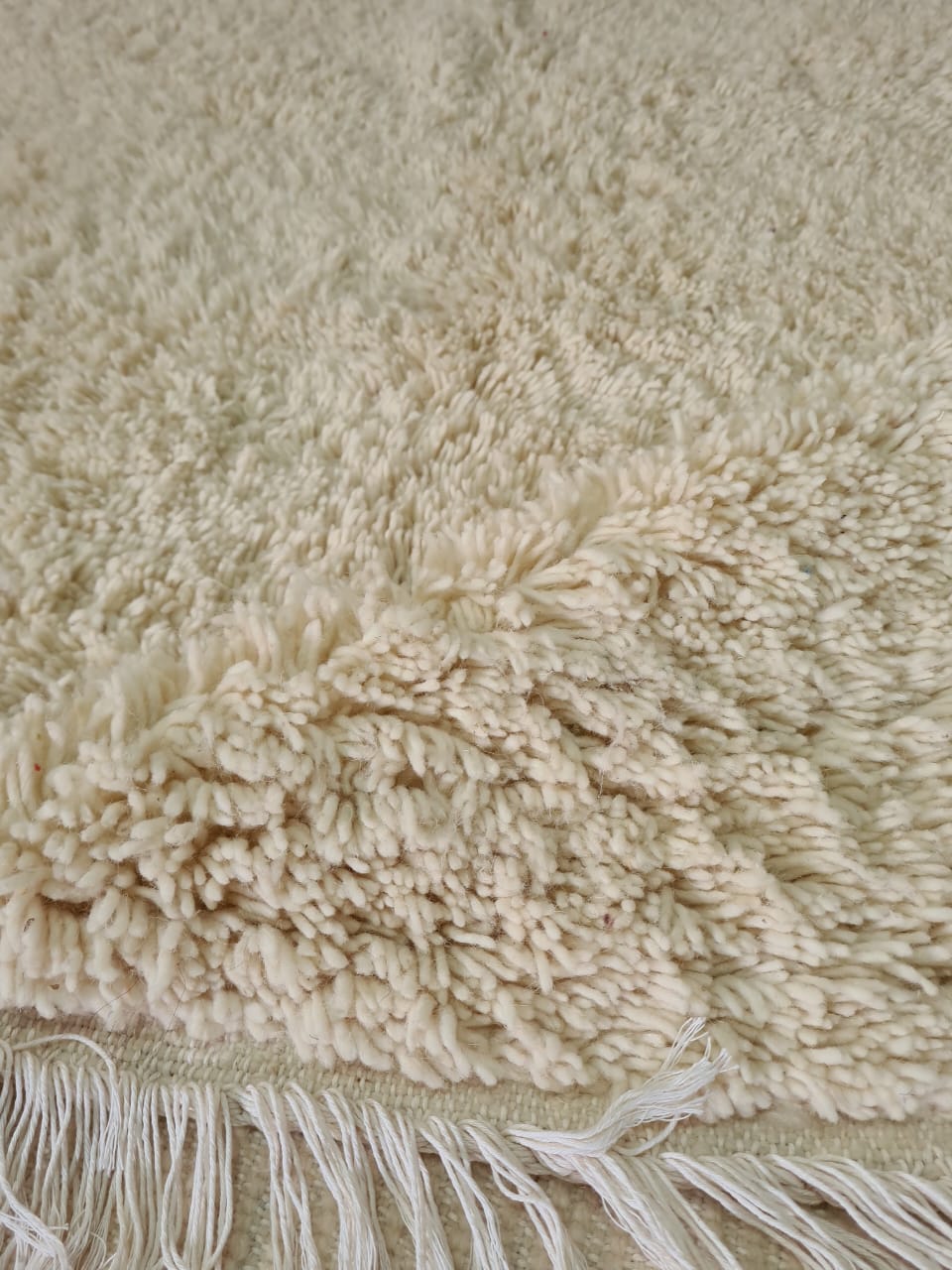 Ivory Silence – Beni Mrirt in Whispered Texture
