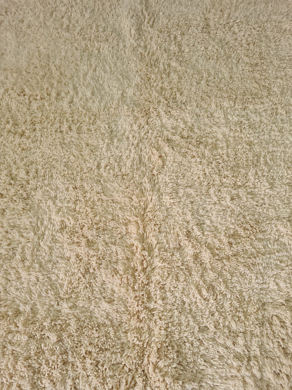 Ivory Silence – Beni Mrirt in Whispered Texture