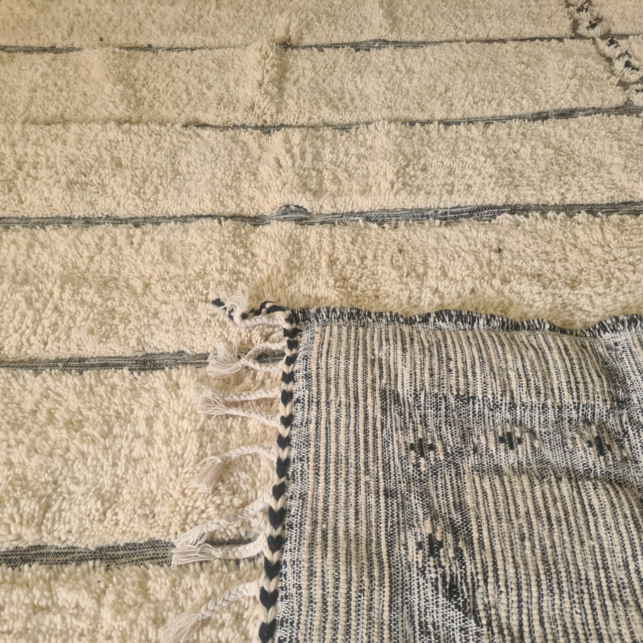 Knotwork Border — Beni Ourain Ladder Field