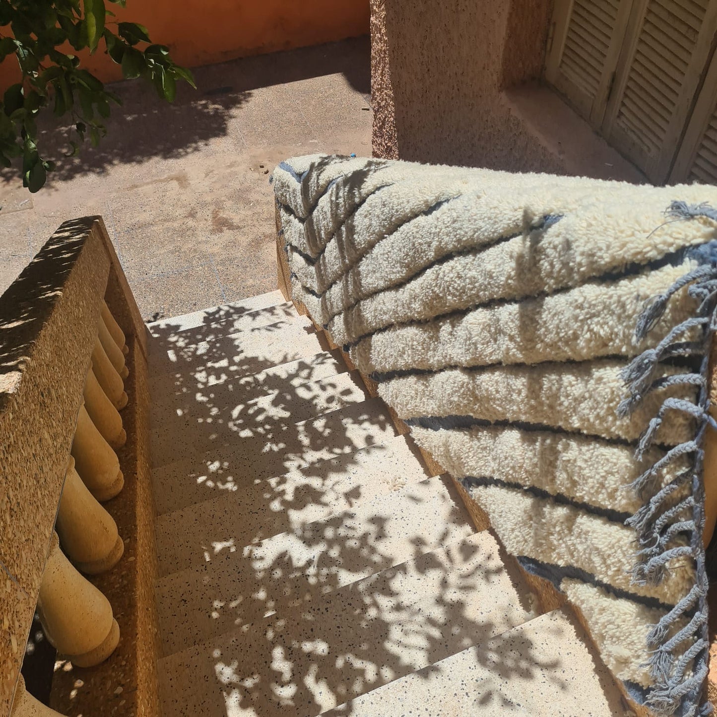 Marmoucha Linear Drift — Ivory Wool with Slate Stripes