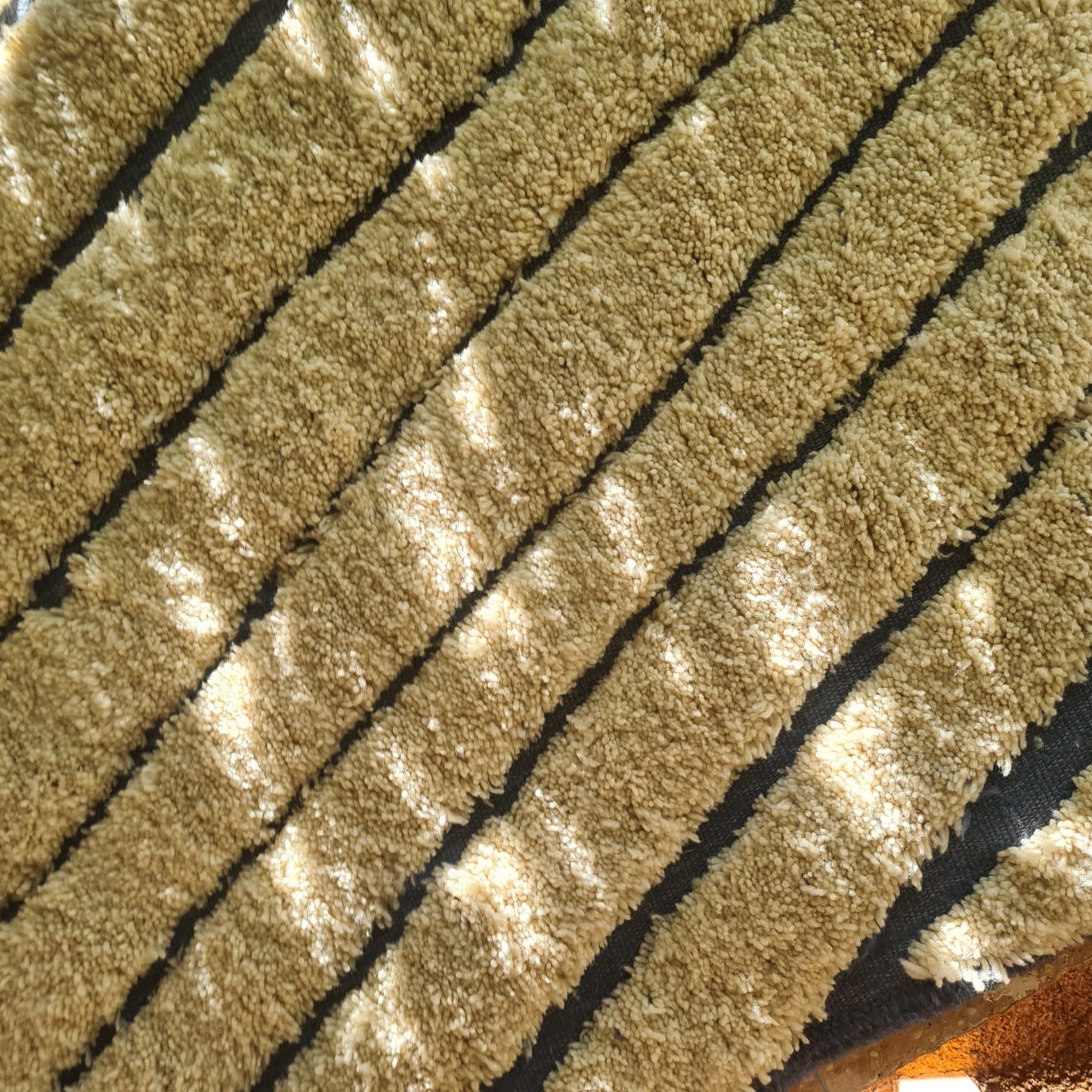 Marmoucha Linear Drift — Ivory Wool with Slate Stripes