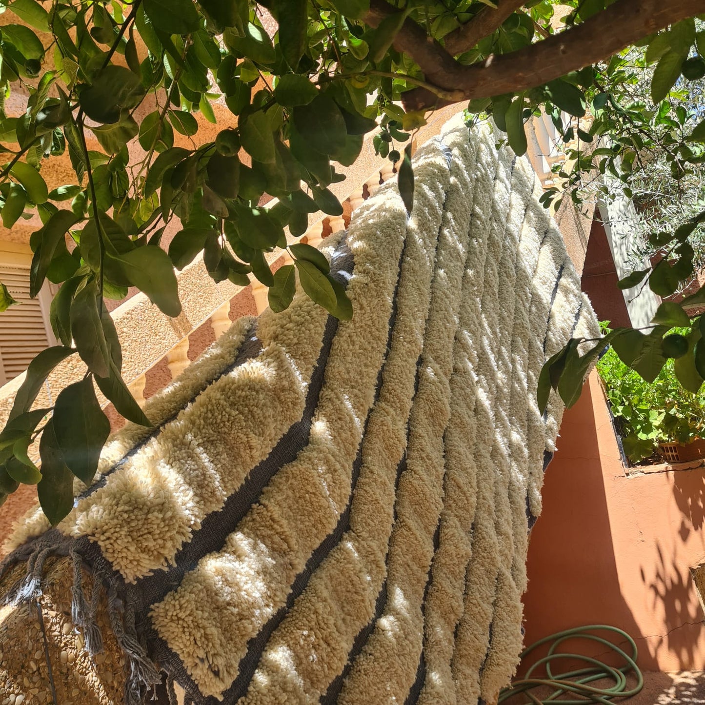 Marmoucha Linear Drift — Ivory Wool with Slate Stripes