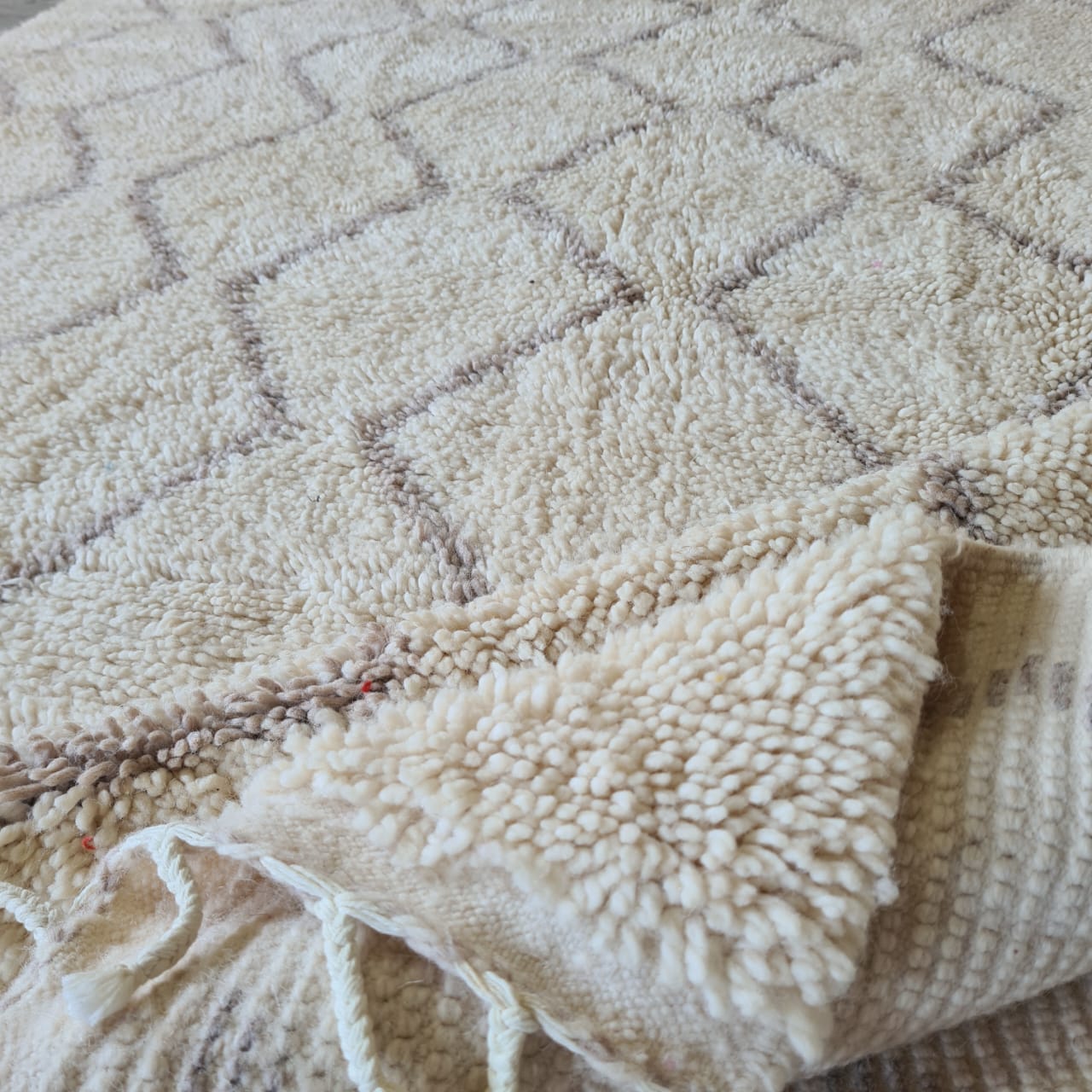 Feather Lattice — Marmoucha Ivory with Soft-Taupe Diamonds