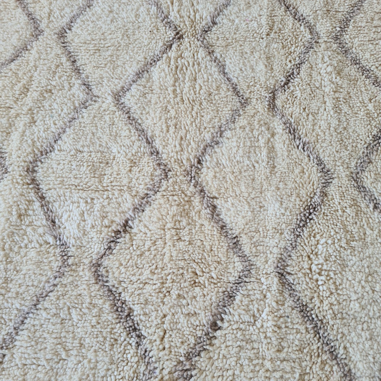 Feather Lattice — Marmoucha Ivory with Soft-Taupe Diamonds