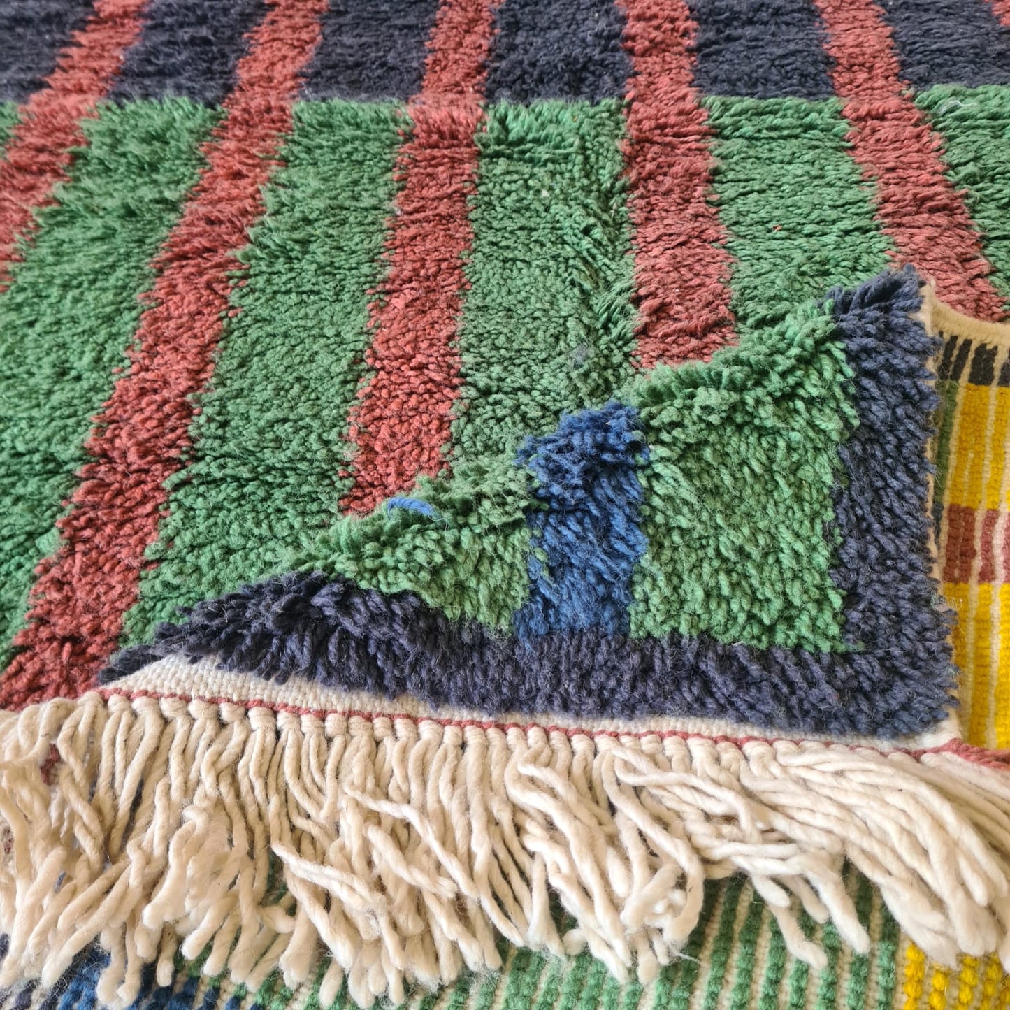 Chromatic Tartan — Beni Mrirt Grid with Golden Traverse