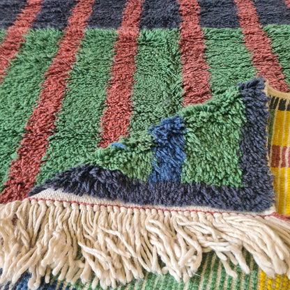 Chromatic Tartan — Beni Mrirt Grid with Golden Traverse